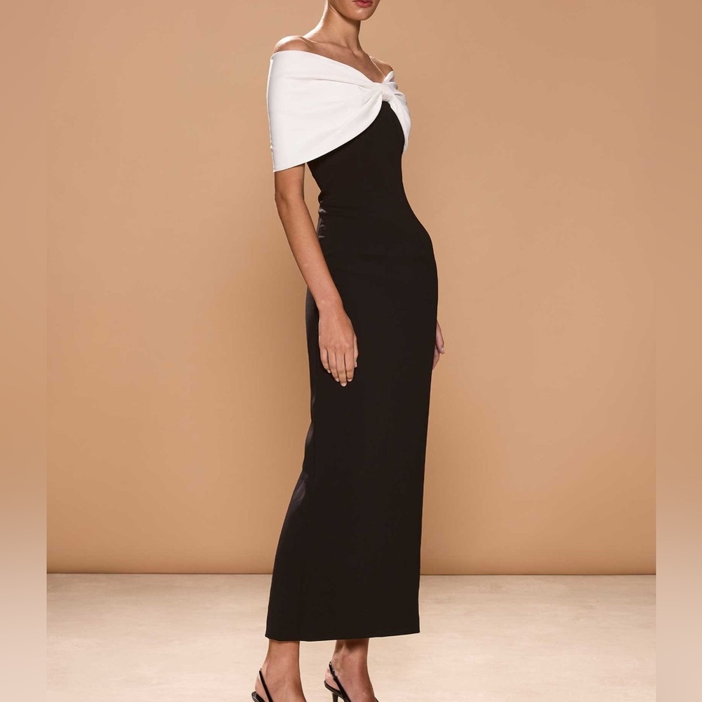 SONYA MODA BELLUNO DRESS. Size S Women 
#267